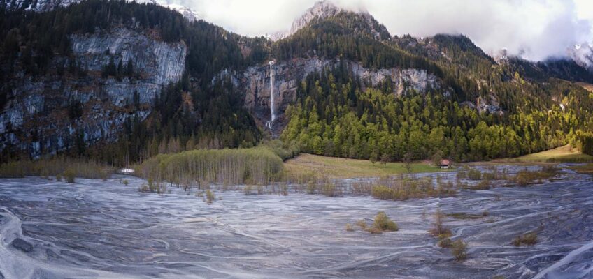 The valley with its previously existent lake that was filled with silt